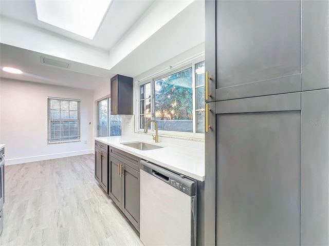 6233 DEWDROP WAY, Tampa, FL 33617