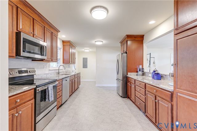 3210 Oak Meadow Ln, Midlothian, VA 23112