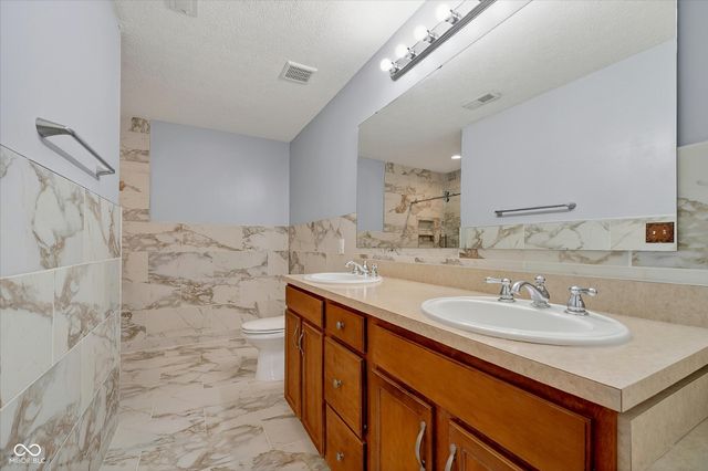 8274 Shute Circle, Avon, IN 46123