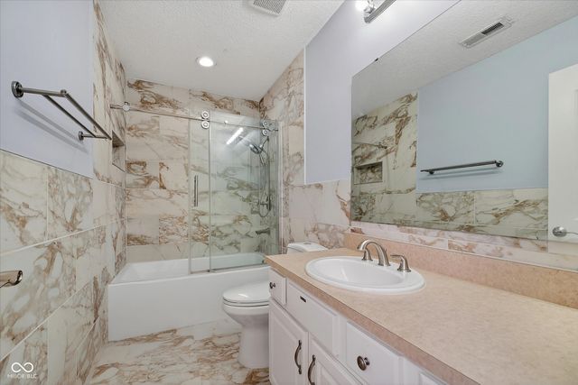 8274 Shute Circle, Avon, IN 46123