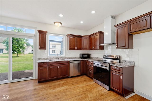 8274 Shute Circle, Avon, IN 46123