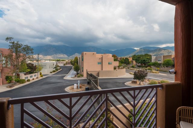 13127 Enchantment Lane NE, Albuquerque, NM 87111