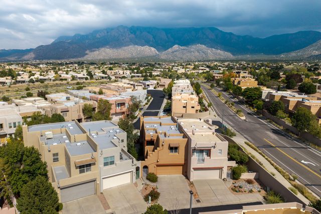 13127 Enchantment Lane NE, Albuquerque, NM 87111