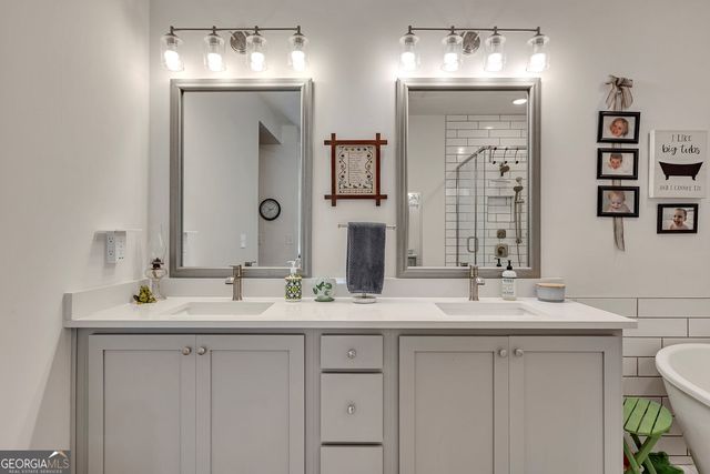308 Carriage Glen Lane, Woodstock, GA 30188