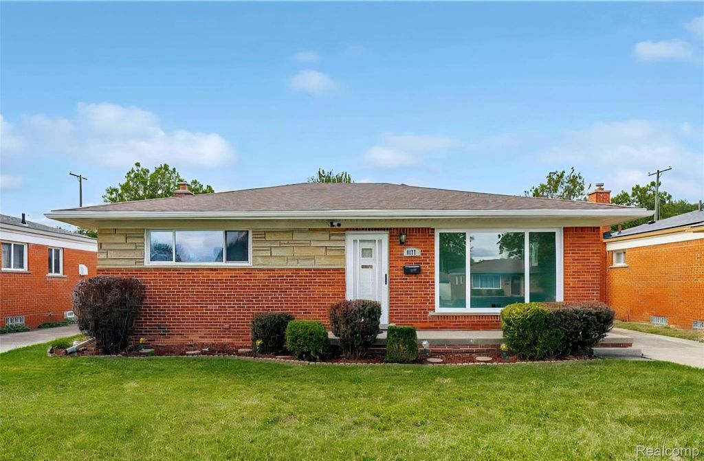 8177 Gary Avenue, Westland, MI 48185