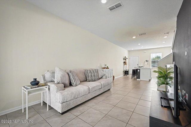 2880 MULE DEER Circle, Jacksonville, FL 32225