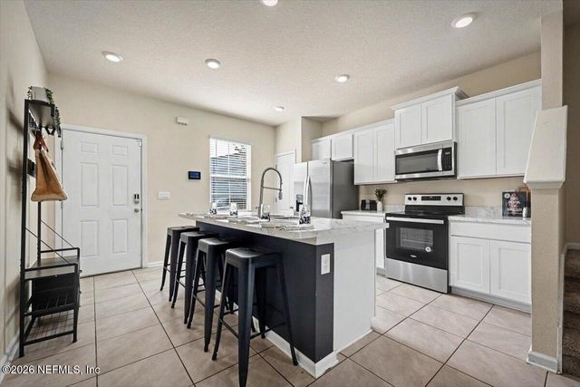 2880 MULE DEER Circle, Jacksonville, FL 32225