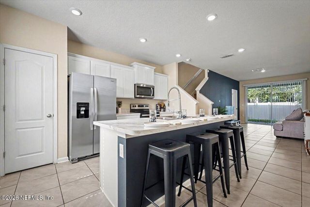 2880 MULE DEER Circle, Jacksonville, FL 32225
