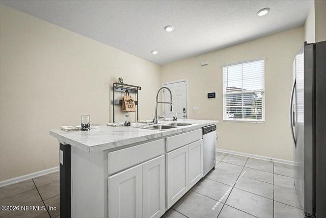 2880 MULE DEER Circle, Jacksonville, FL 32225