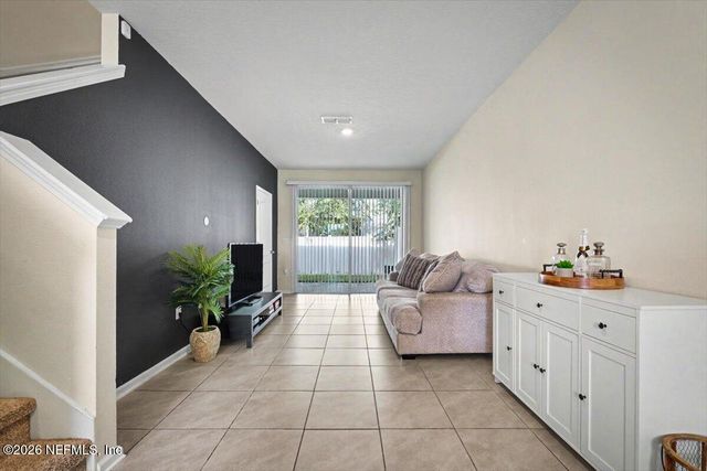 2880 MULE DEER Circle, Jacksonville, FL 32225