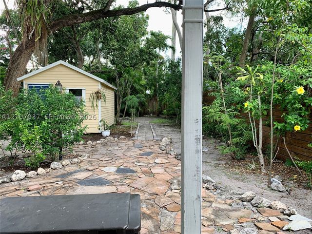 845 SW 11th Ct, Fort Lauderdale, FL 33315