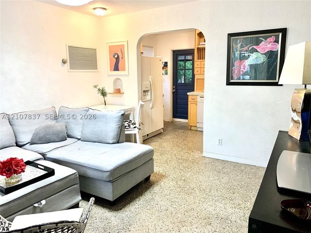 845 SW 11th Ct, Fort Lauderdale, FL 33315