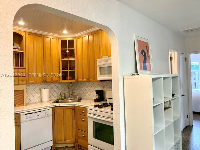 845 SW 11th Ct, Fort Lauderdale, FL 33315