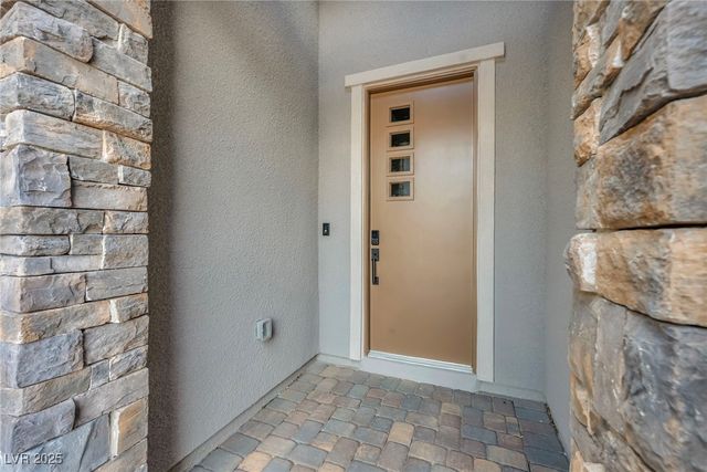 2194 Pigeon Hawk Street, Las Vegas, NV 89138