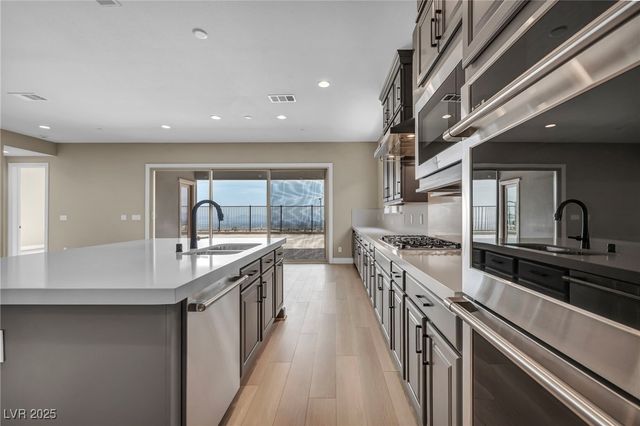 2194 Pigeon Hawk Street, Las Vegas, NV 89138