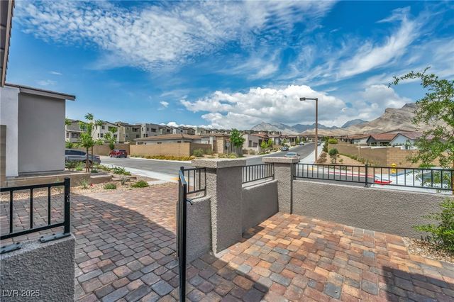 2194 Pigeon Hawk Street, Las Vegas, NV 89138