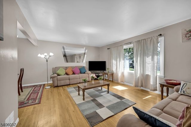 213 Myrtle Ave, Scotch Plains Twp., NJ 07076