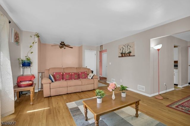 213 Myrtle Ave, Scotch Plains Twp., NJ 07076