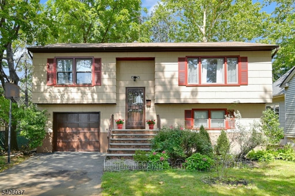 213 Myrtle Ave, Scotch Plains Twp., NJ 07076