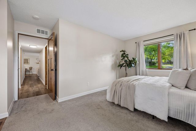 12621 Sherwood Place C11, Minnetonka, MN 55305