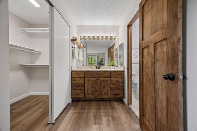 12621 Sherwood Place C11, Minnetonka, MN 55305