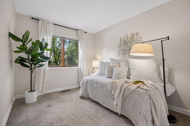 12621 Sherwood Place C11, Minnetonka, MN 55305