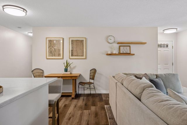 12621 Sherwood Place C11, Minnetonka, MN 55305