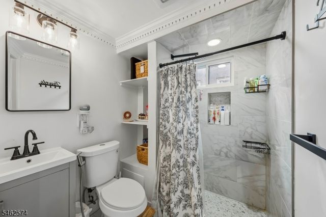 218 E 2Nd St, Bound Brook Boro, NJ 08805