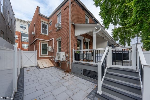 218 E 2Nd St, Bound Brook Boro, NJ 08805