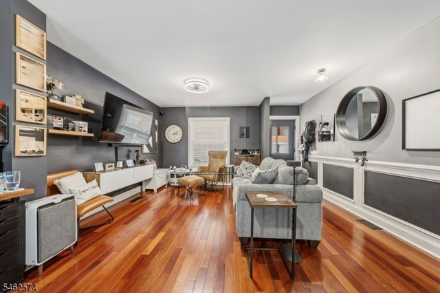 218 E 2Nd St, Bound Brook Boro, NJ 08805