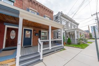 218 E 2Nd St, Bound Brook Boro, NJ 08805