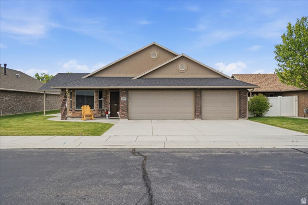 Image 2 of property listing at 4277 S 3475 W, West Haven, UT 84401