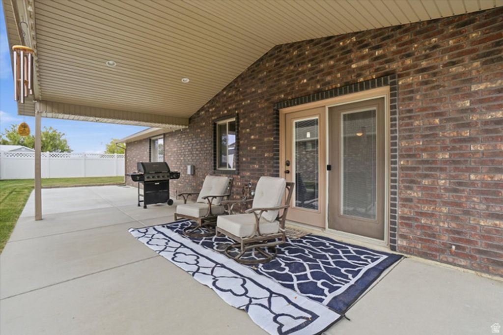 Image 16 of property listing at 4277 S 3475 W, West Haven, UT 84401