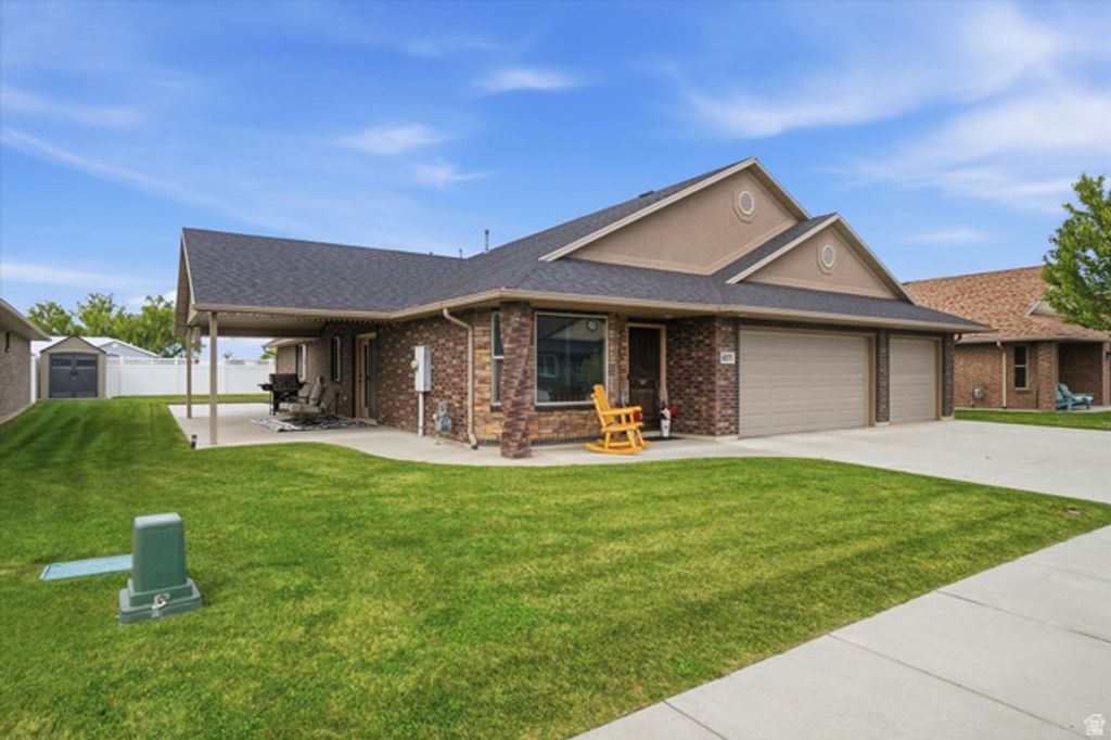 Image 3 of property listing at 4277 S 3475 W, West Haven, UT 84401