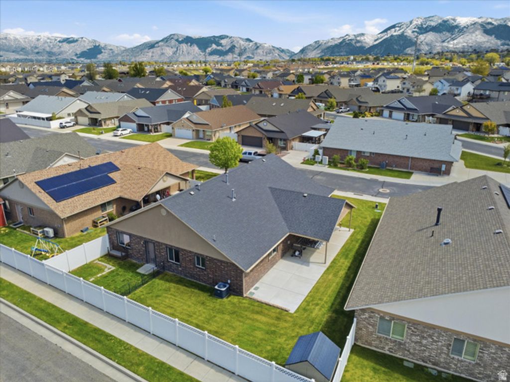 Image 22 of property listing at 4277 S 3475 W, West Haven, UT 84401