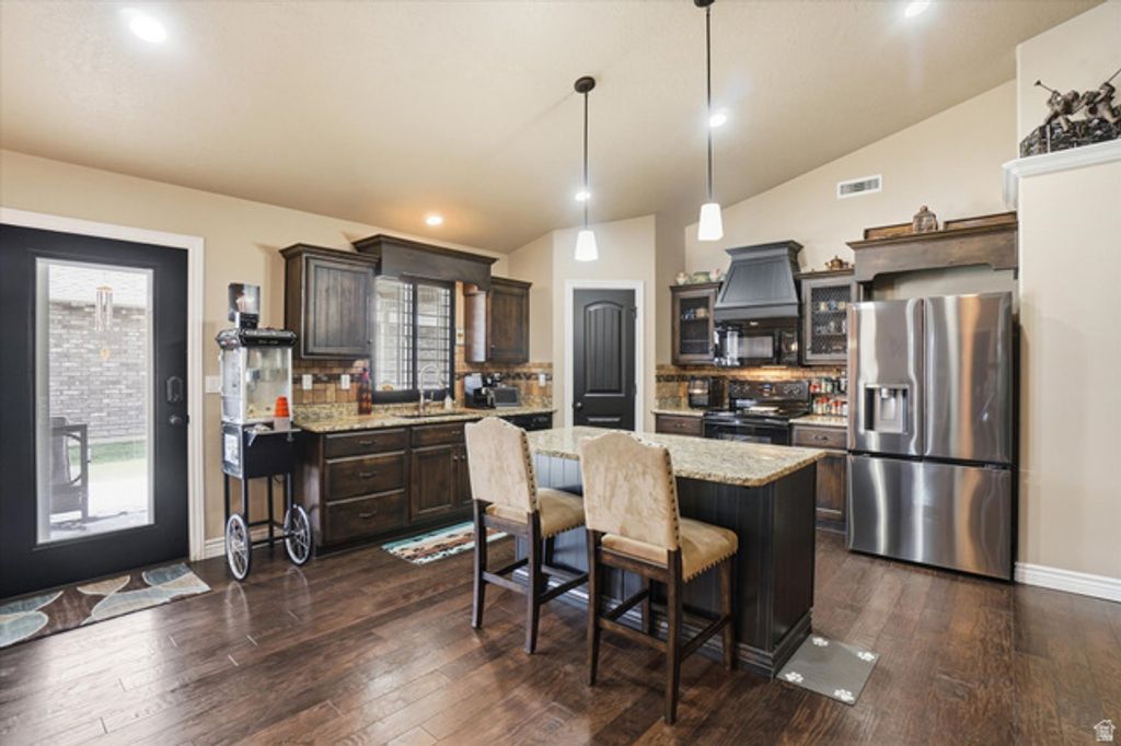 Image 8 of property listing at 4277 S 3475 W, West Haven, UT 84401