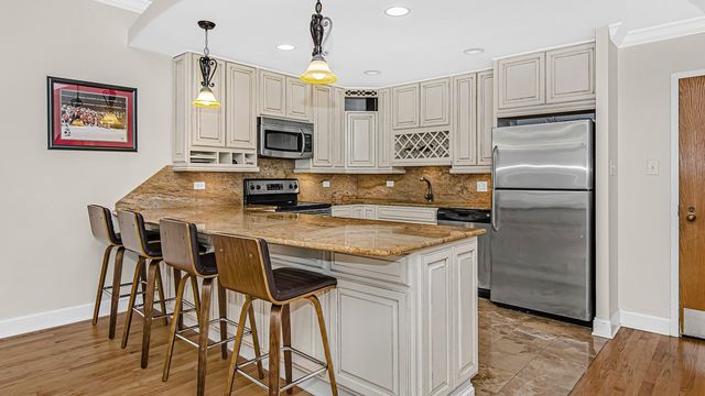 211 E Ohio Street 621, Chicago, IL 60611