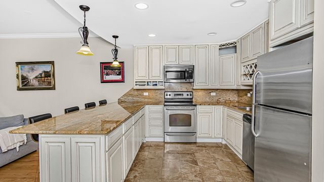 211 E Ohio Street 621, Chicago, IL 60611