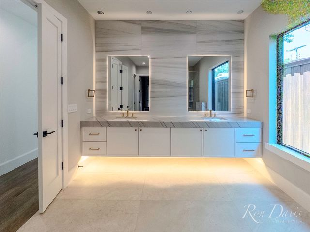 9845 Lenel Place, Dallas, TX 75220