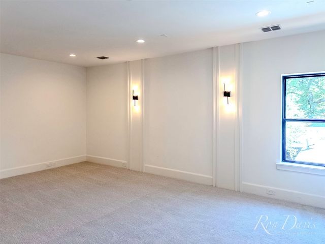 9845 Lenel Place, Dallas, TX 75220