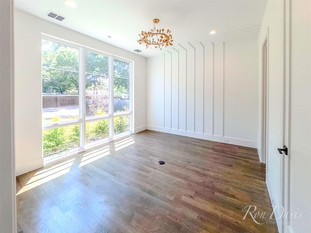 9845 Lenel Place, Dallas, TX 75220