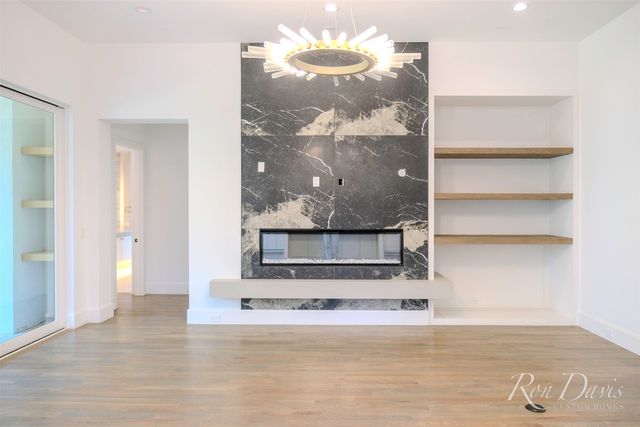 9845 Lenel Place, Dallas, TX 75220