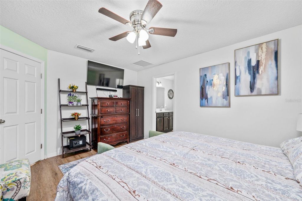 Image 18 of property listing at 8147 NW 51ST DRIVE, Gainesville, FL 32653