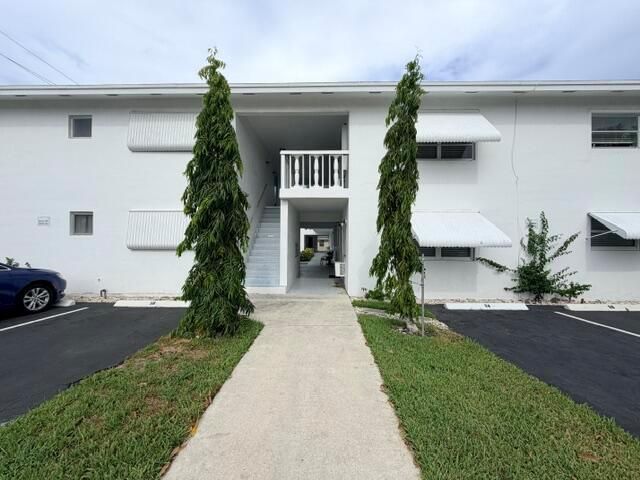 315 7th Avenue S 6B, Lake Worth Beach, FL 33460