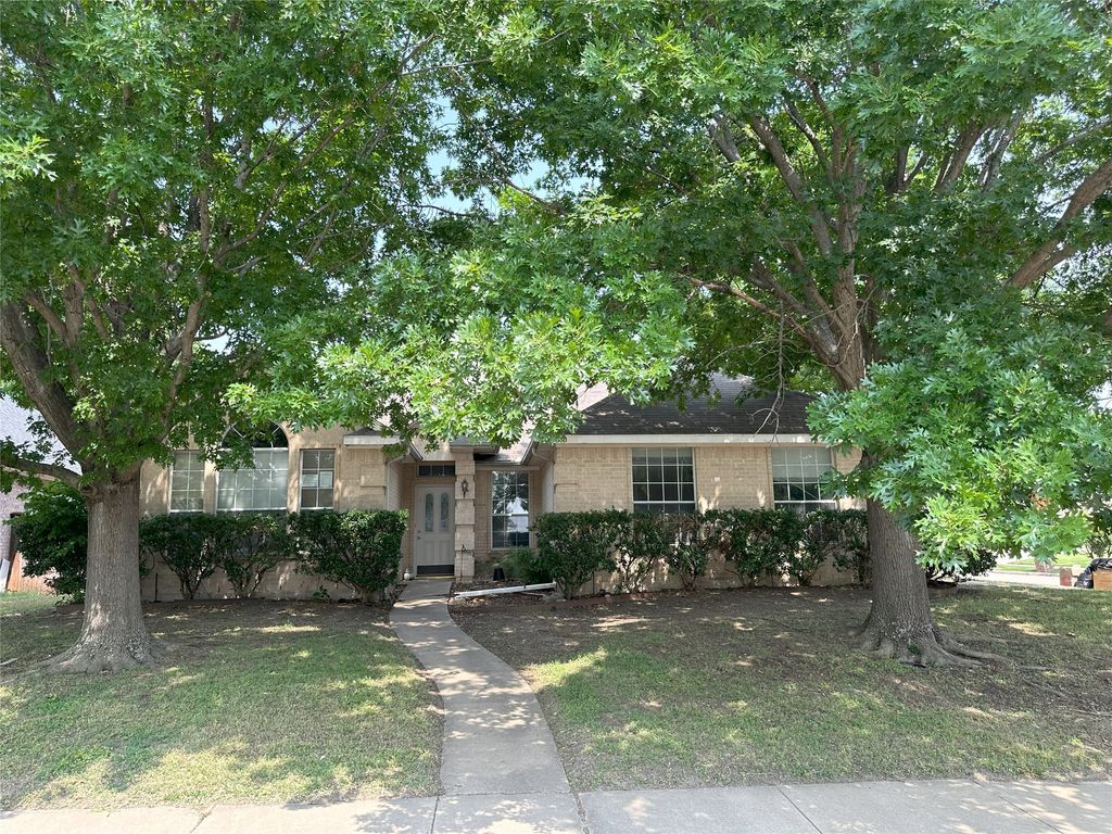 7800 Crestview Drive, Plano, TX 75024