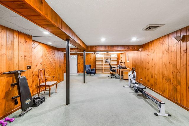 1420 Gambier Road, Mount Vernon, OH 43050