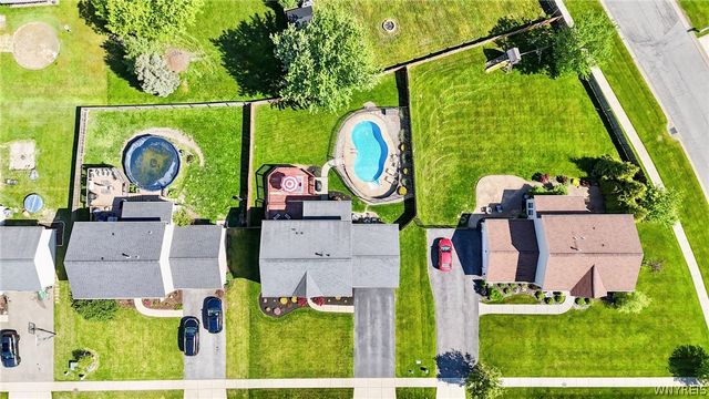 2235 Hunters Hollow Lane, Hamburg, NY 14085