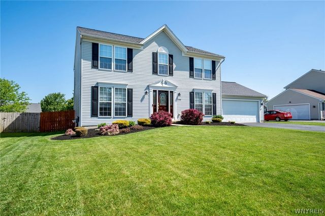 2235 Hunters Hollow Lane, Hamburg, NY 14085
