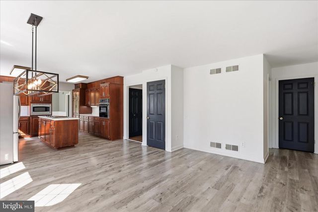 2242 SCOTLAND ROAD, Chambersburg, PA 17201