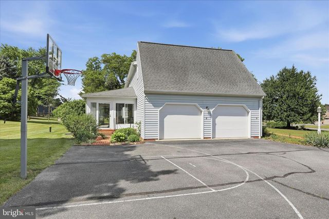 2242 SCOTLAND ROAD, Chambersburg, PA 17201